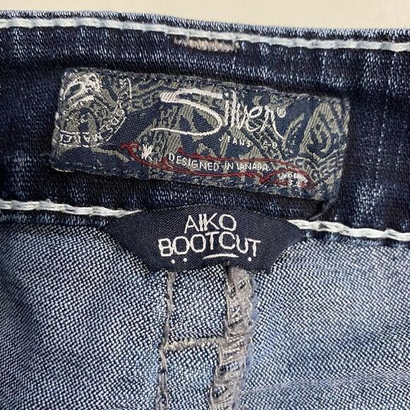SILVER JEANS Aiko Bootcut Women’s Size 31/35 Distressed Dark Wash READ DESCRIPTI - Picture 9 of 11